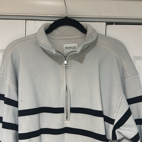 Abercrombie Essential Vintage Sunday Half-Zip - Picture 2 of 3